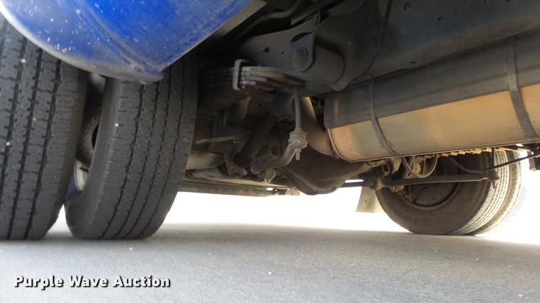 image for item EA9933 2012 Ford E450 shuttle bus