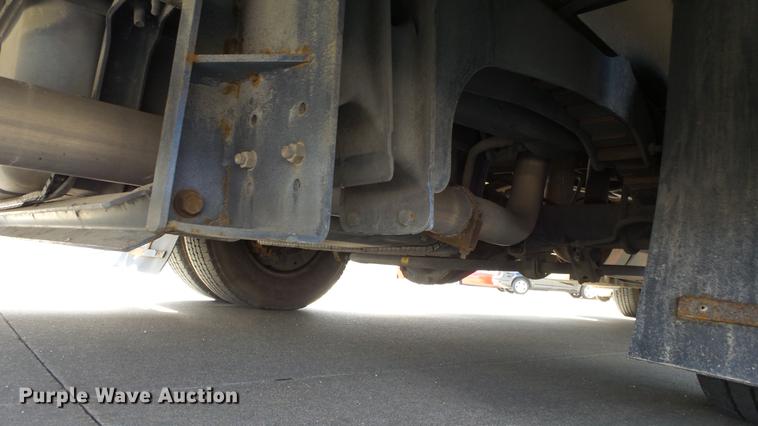 image for item EA9933 2012 Ford E450 shuttle bus