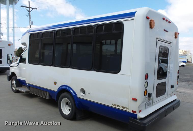 image for item EA9934 2012 Ford E450 shuttle bus