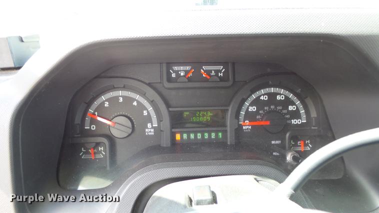 image for item EA9934 2012 Ford E450 shuttle bus