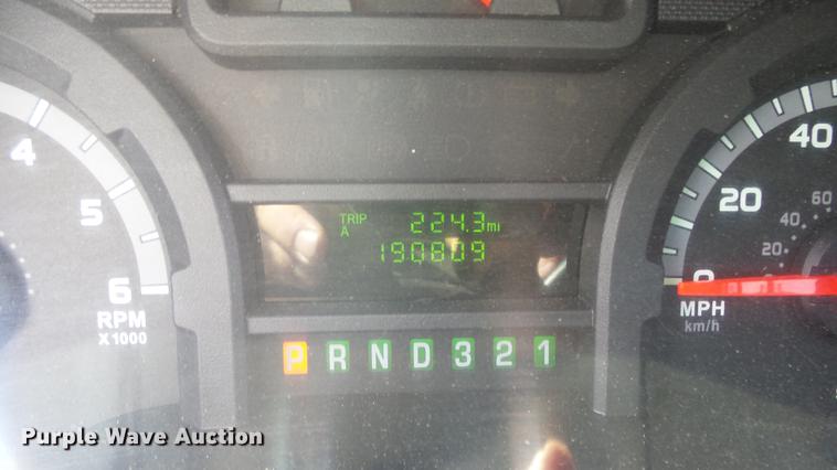 image for item EA9934 2012 Ford E450 shuttle bus