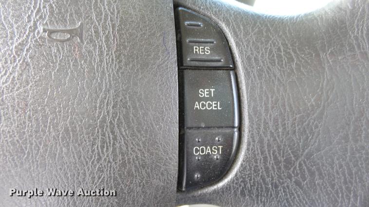 image for item EA9934 2012 Ford E450 shuttle bus