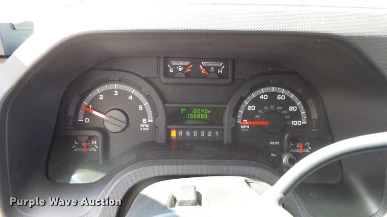 image for item EA9934 2012 Ford E450 shuttle bus