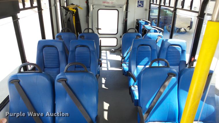 image for item EA9934 2012 Ford E450 shuttle bus