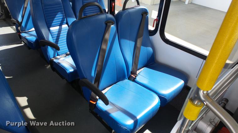 image for item EA9934 2012 Ford E450 shuttle bus