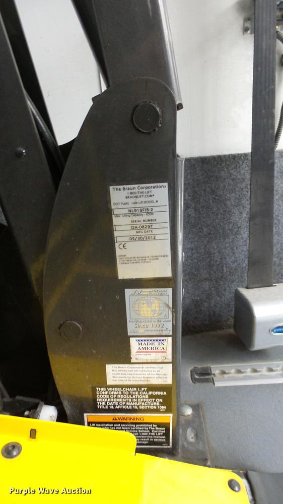 image for item EA9934 2012 Ford E450 shuttle bus