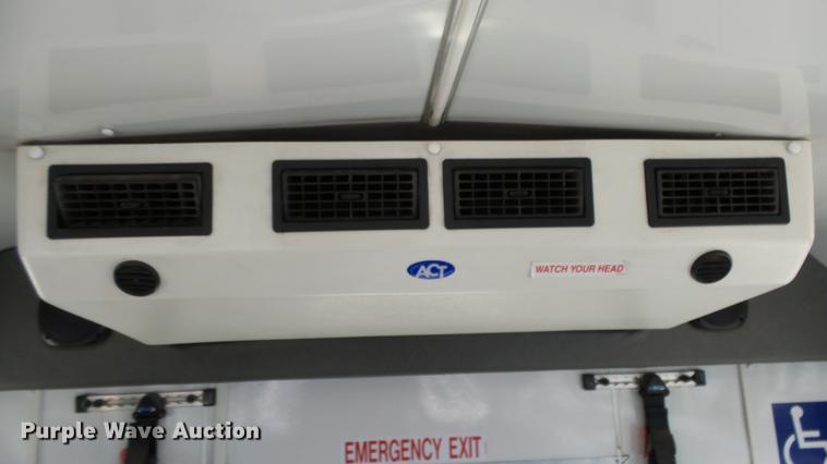 image for item EA9934 2012 Ford E450 shuttle bus