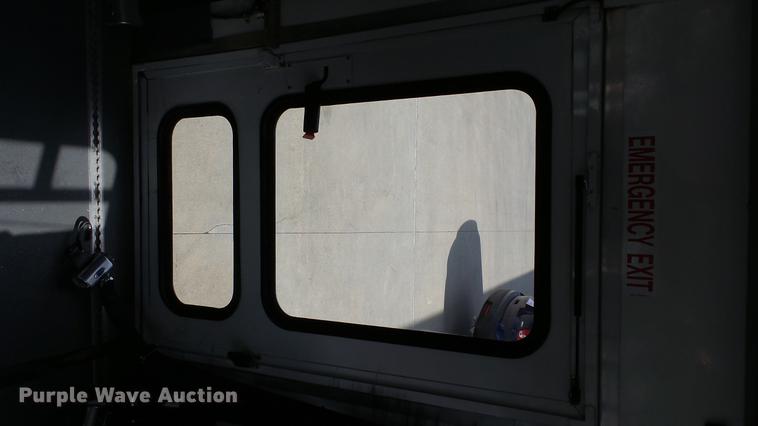 image for item EA9934 2012 Ford E450 shuttle bus