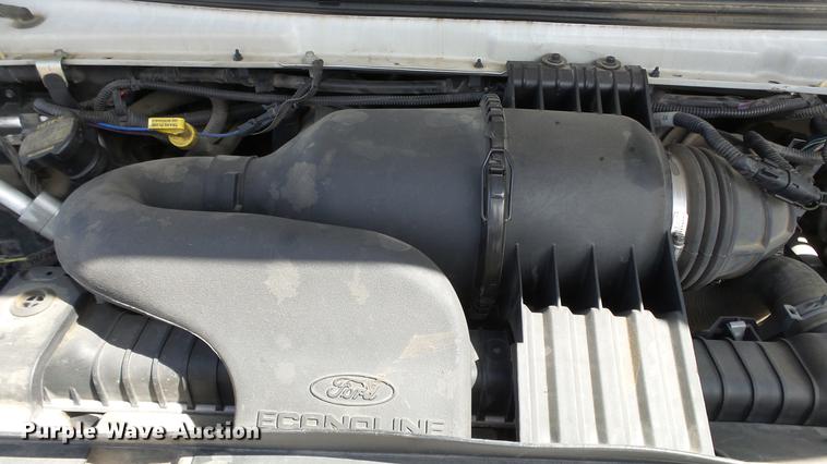 image for item EA9934 2012 Ford E450 shuttle bus