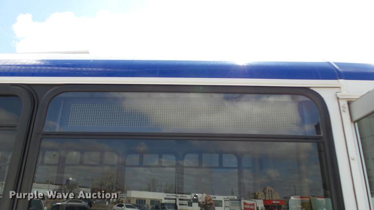 image for item EA9934 2012 Ford E450 shuttle bus