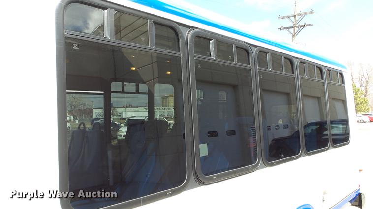 image for item EA9934 2012 Ford E450 shuttle bus