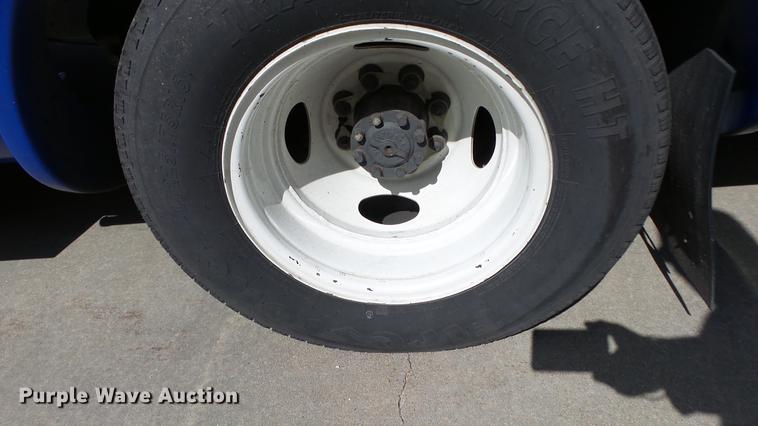 image for item EA9934 2012 Ford E450 shuttle bus