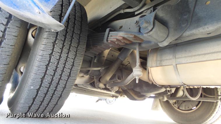 image for item EA9934 2012 Ford E450 shuttle bus