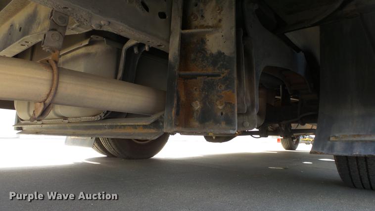 image for item EA9934 2012 Ford E450 shuttle bus