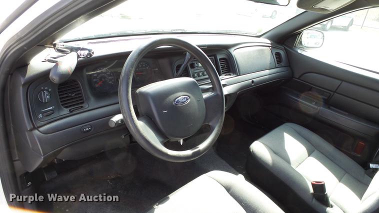 image for item EA9940 2010 Ford Crown Victoria Police Interceptor