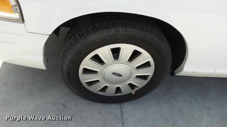 image for item EA9940 2010 Ford Crown Victoria Police Interceptor