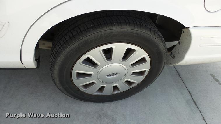 image for item EA9940 2010 Ford Crown Victoria Police Interceptor