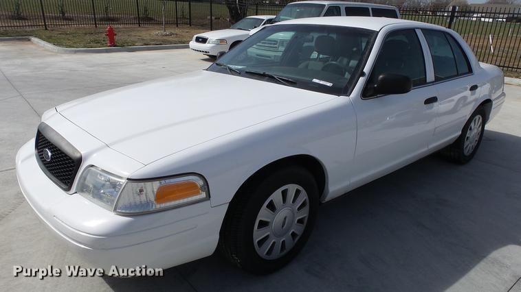 image for item EA9941 2011 Ford Crown Victoria Police Interceptor