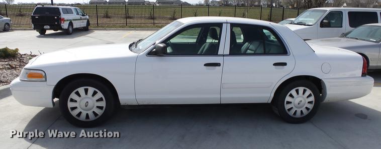 image for item EA9941 2011 Ford Crown Victoria Police Interceptor