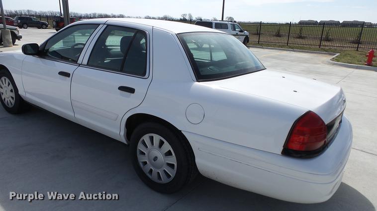 image for item EA9941 2011 Ford Crown Victoria Police Interceptor