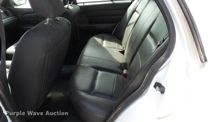image for item EA9941 2011 Ford Crown Victoria Police Interceptor