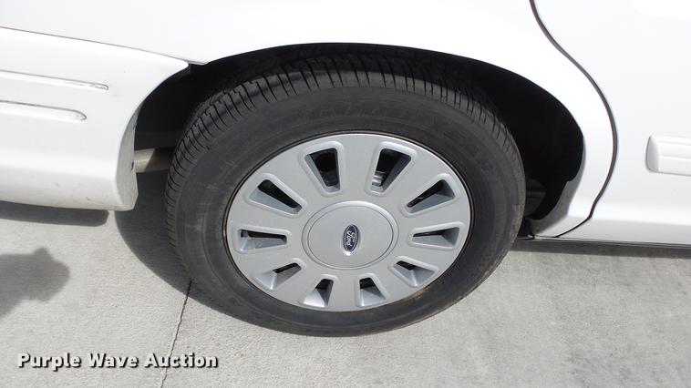 image for item EA9941 2011 Ford Crown Victoria Police Interceptor