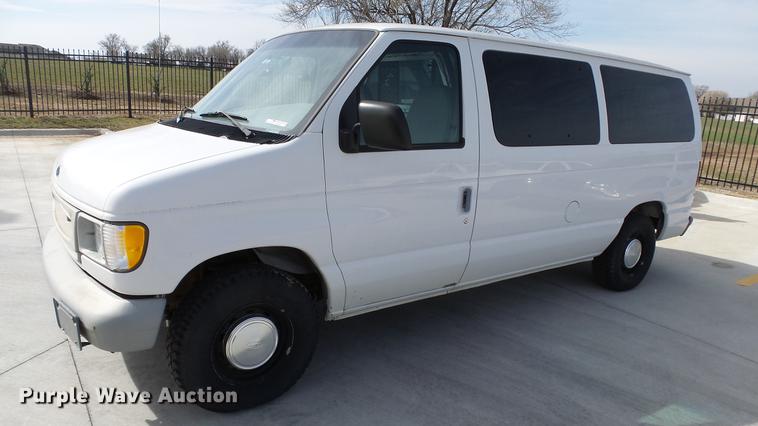 image for item EA9943 1999 Ford E150 van