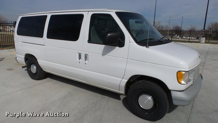 image for item EA9943 1999 Ford E150 van