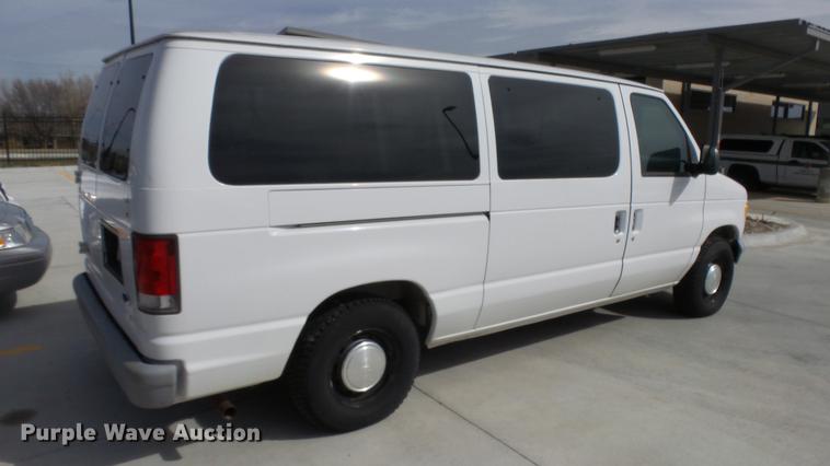 image for item EA9943 1999 Ford E150 van