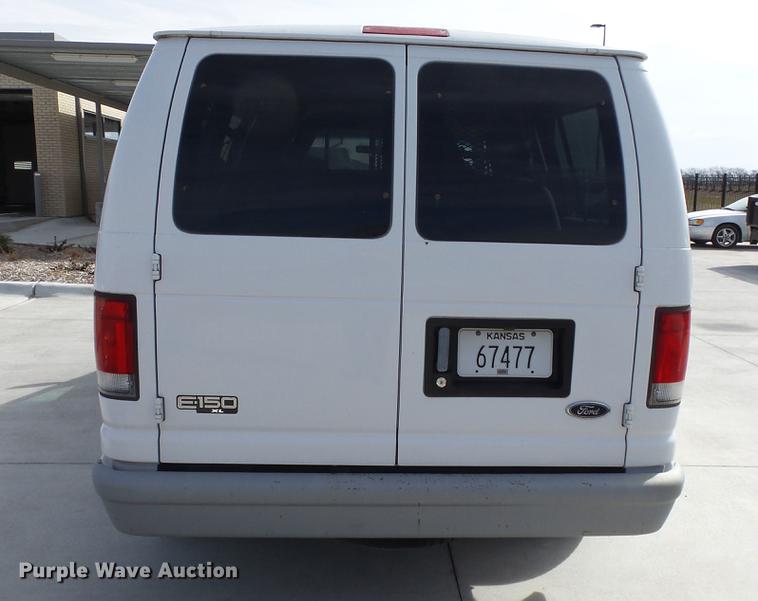 image for item EA9943 1999 Ford E150 van