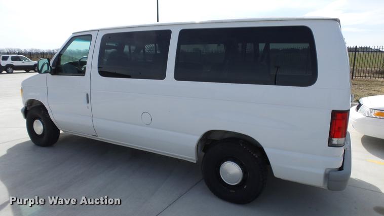 image for item EA9943 1999 Ford E150 van