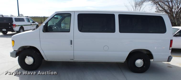 image for item EA9943 1999 Ford E150 van