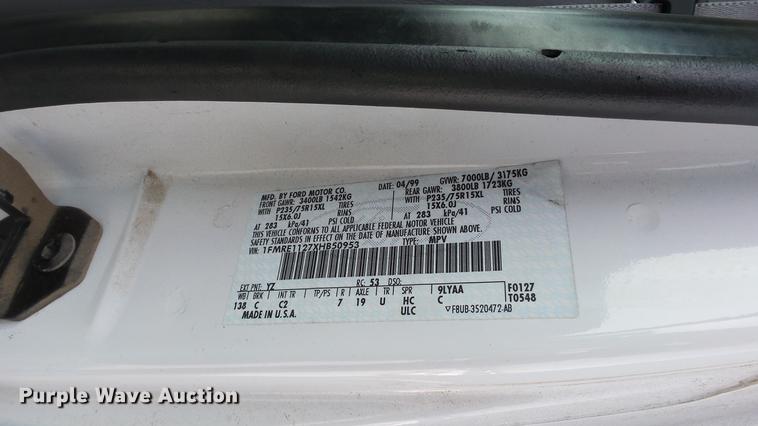 image for item EA9943 1999 Ford E150 van