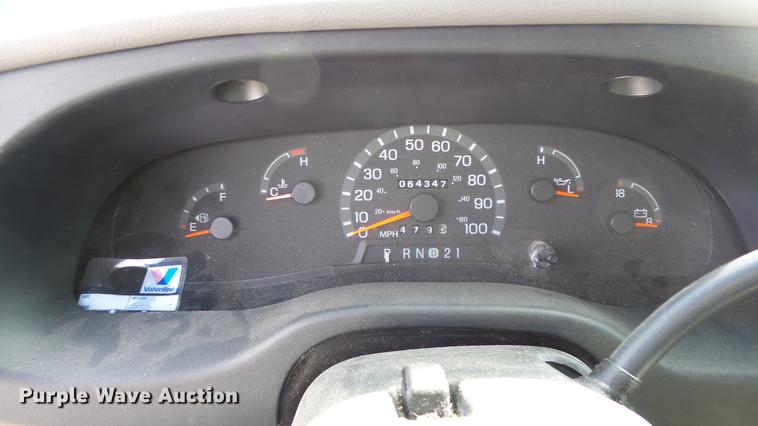 image for item EA9943 1999 Ford E150 van