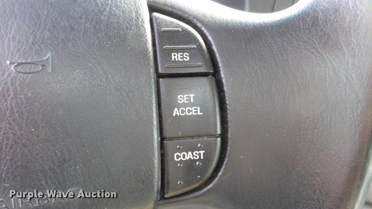 image for item EA9943 1999 Ford E150 van