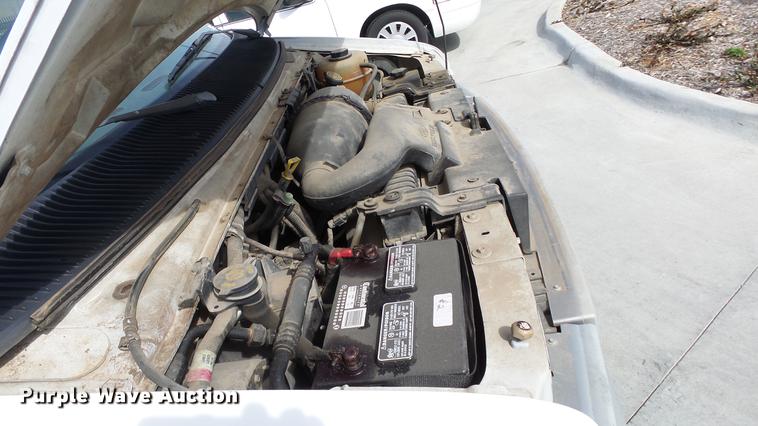 image for item EA9943 1999 Ford E150 van