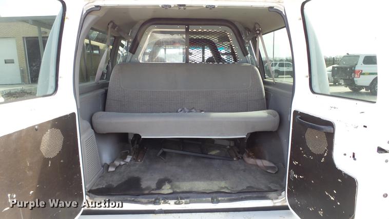 image for item EA9943 1999 Ford E150 van