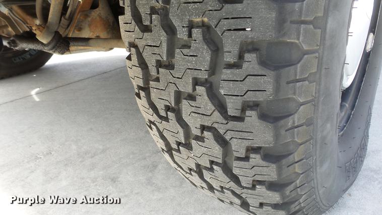 image for item EA9943 1999 Ford E150 van