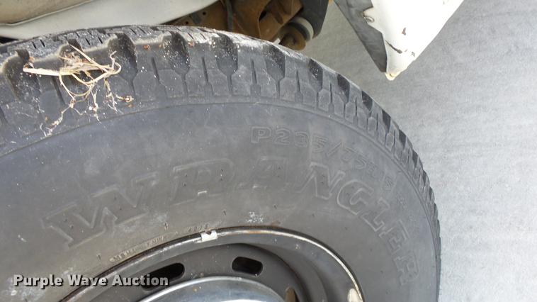 image for item EA9943 1999 Ford E150 van