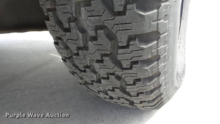 image for item EA9943 1999 Ford E150 van