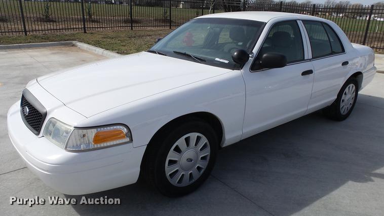 image for item EA9944 2009 Ford Crown Victoria Police Interceptor