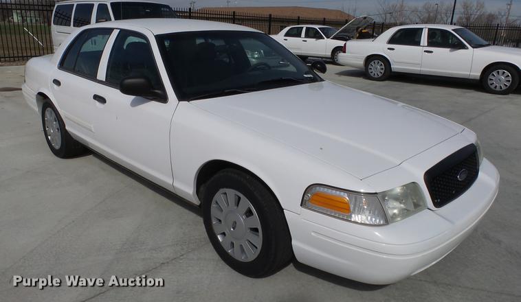 image for item EA9944 2009 Ford Crown Victoria Police Interceptor