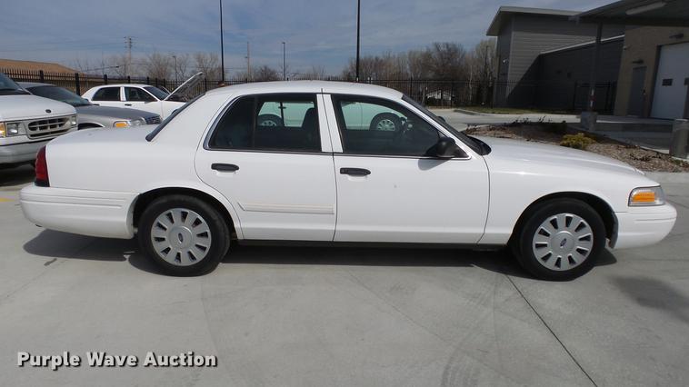image for item EA9944 2009 Ford Crown Victoria Police Interceptor