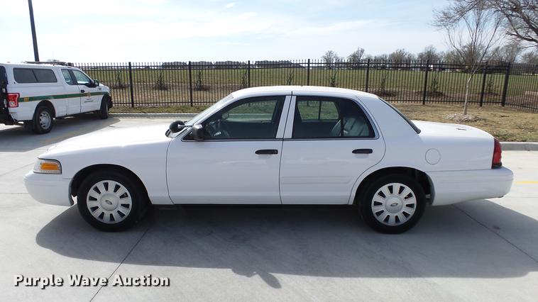 image for item EA9944 2009 Ford Crown Victoria Police Interceptor