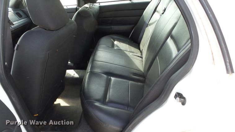 image for item EA9944 2009 Ford Crown Victoria Police Interceptor