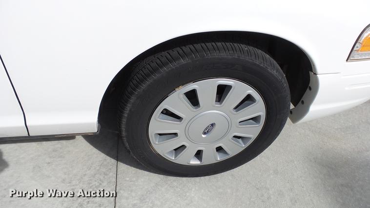 image for item EA9944 2009 Ford Crown Victoria Police Interceptor