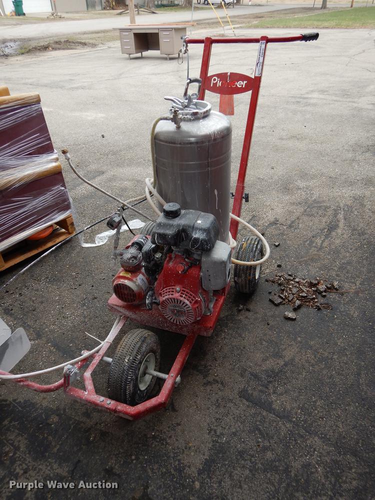 Pioneer field paint striper in Silver Lake, KS Item EN9181 sold