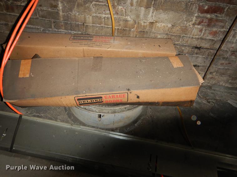 image for item EN9199 Delden garage door