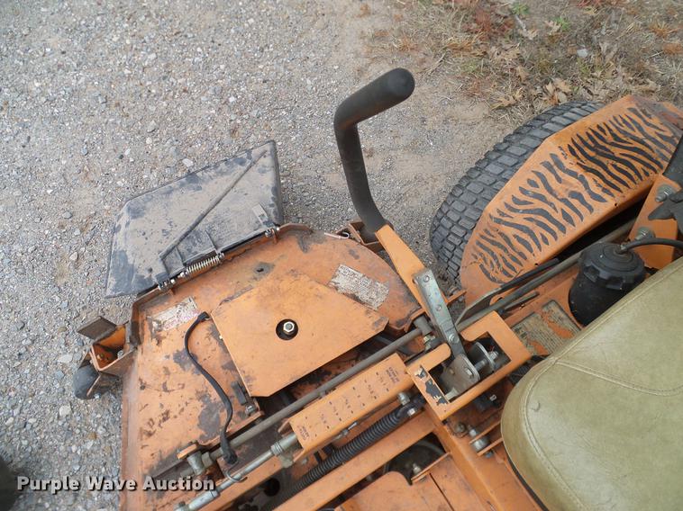 image for item EO9768 2005 Scag Turf Tiger 61 ZTR lawn mower