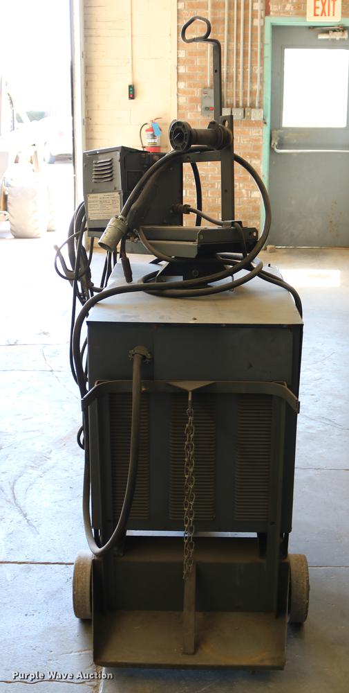 image for item EW9045 Lincoln DC-400 arc/wire welder